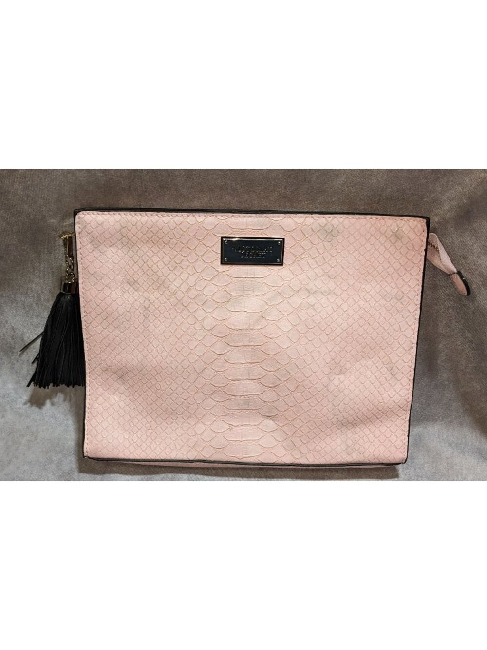 Victorias Secret Light Pink Faux Leather Snake Textured Zip Top Clutch With Tass